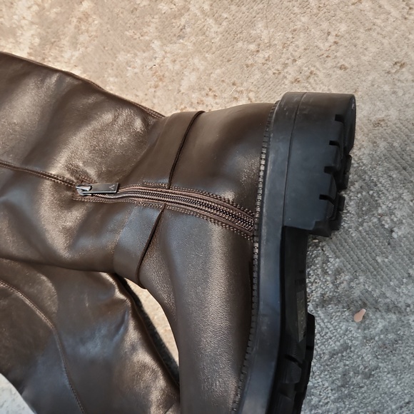 Aquatalia Lianna Riding Boots Brown Leather Zip Low Heel Lug Sole. SIZE 7 - Picture 4 of 7